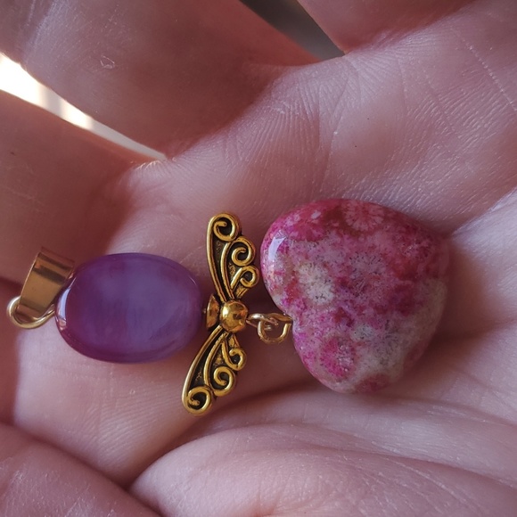 New Gold Wing Peach Nipomo Coral Fossil Heart Pendant. - Picture 5 of 13